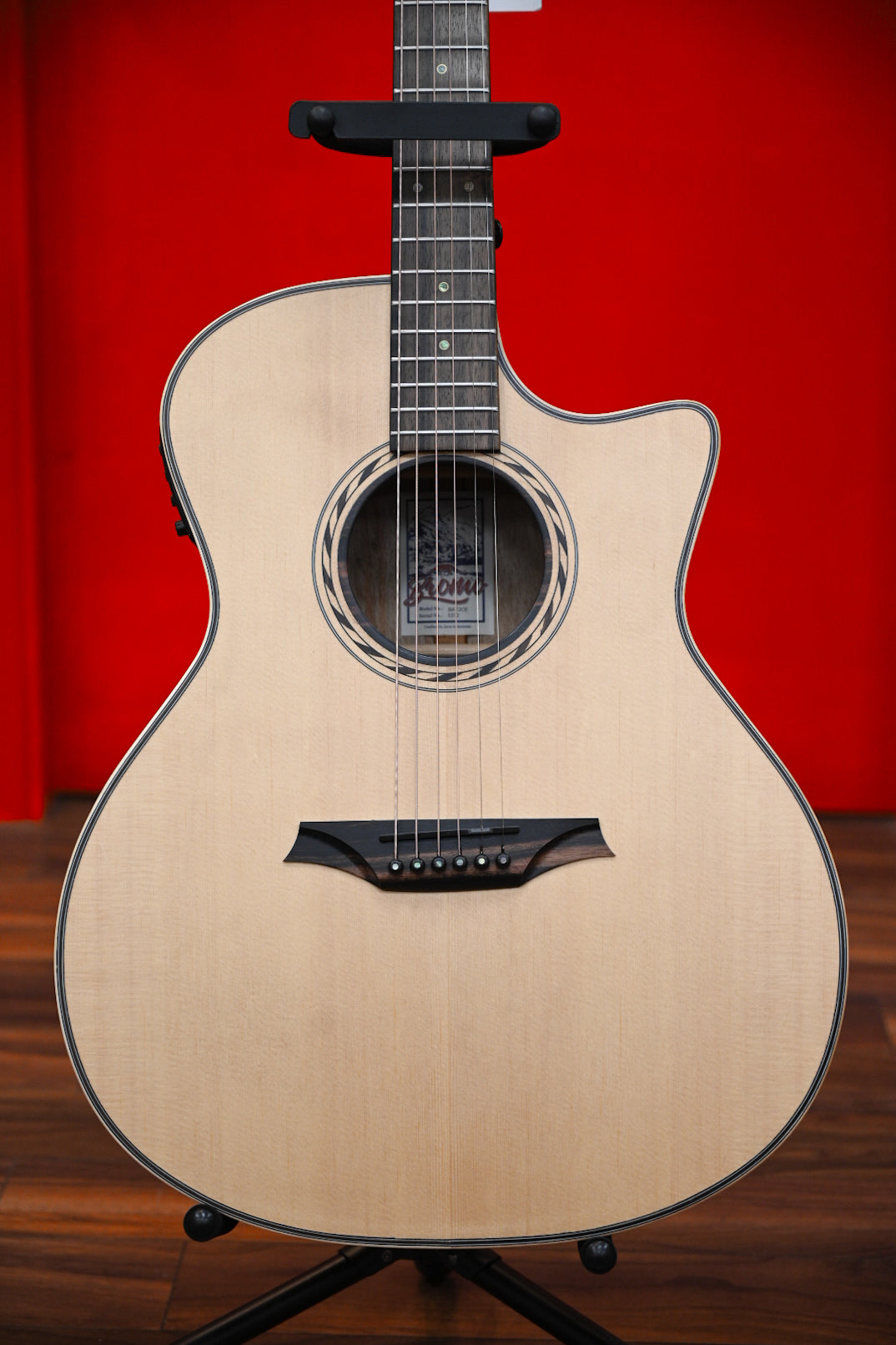 Bromo BAT2CE Tahoma Series Electro Acoustic Guitar