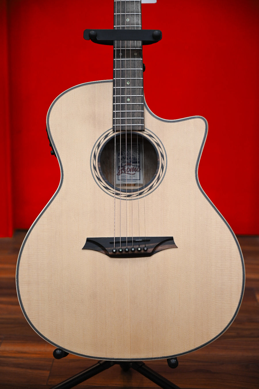 Bromo BAT2CE Tahoma Series Electro Acoustic Guitar