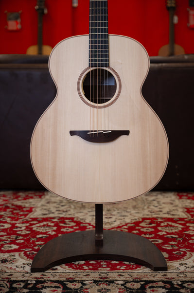 Lowden O-34+ LR Baggs