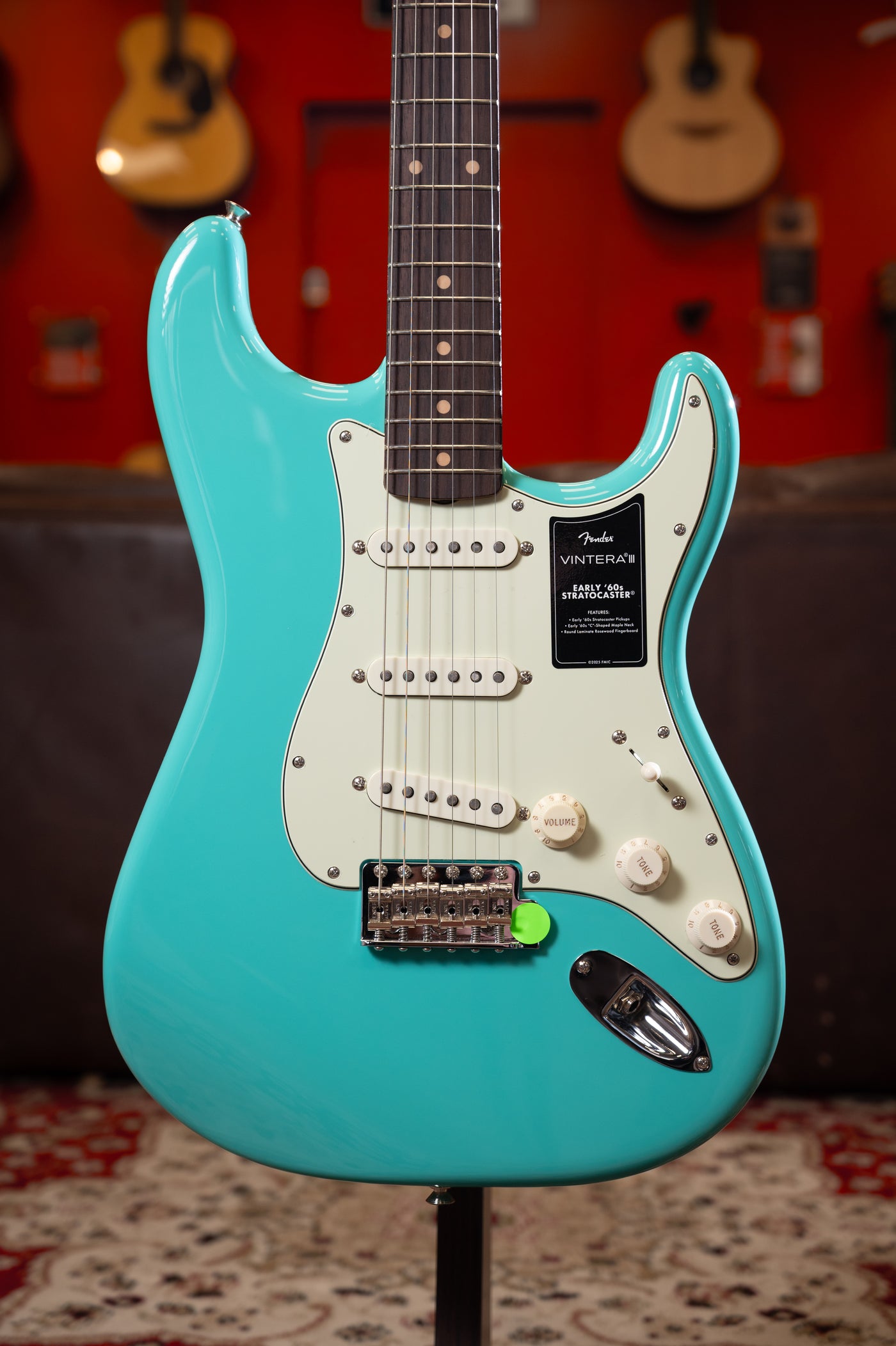 Fender Vintera® III Early '60s Stratocaster, Seafoam Green