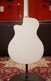 PRE-OWNED - Yamaha APX600 white
