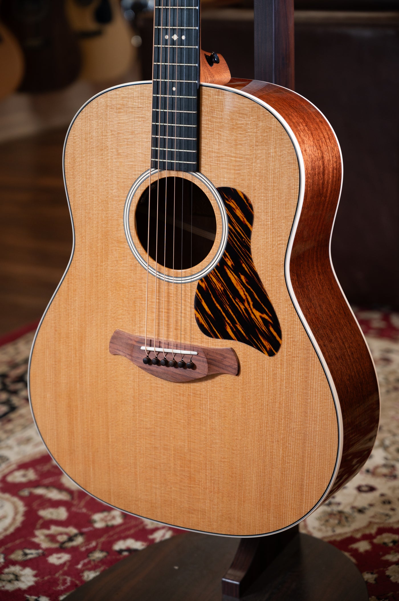 Taylor Gold Label 517e