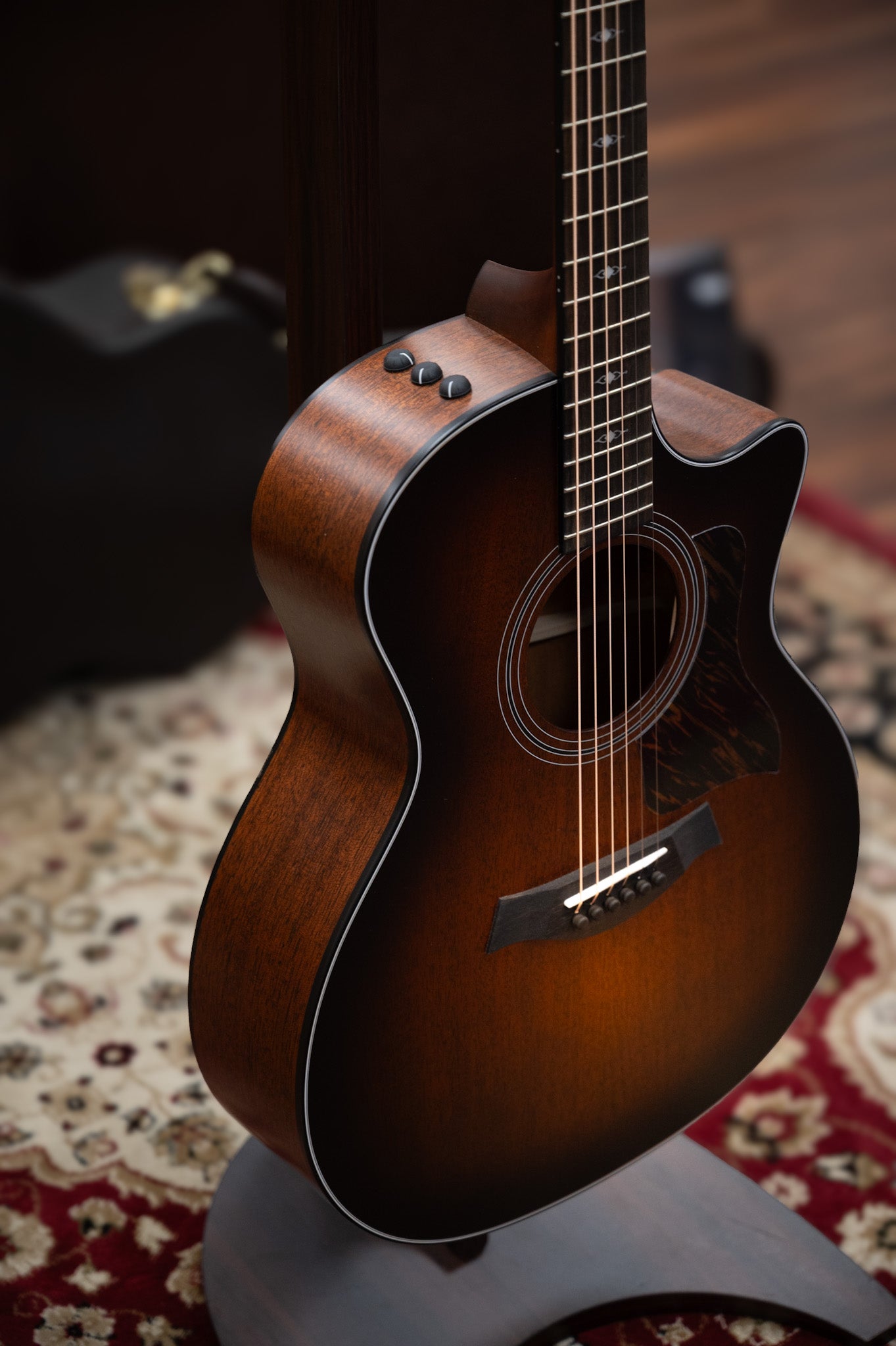 Taylor 324ce