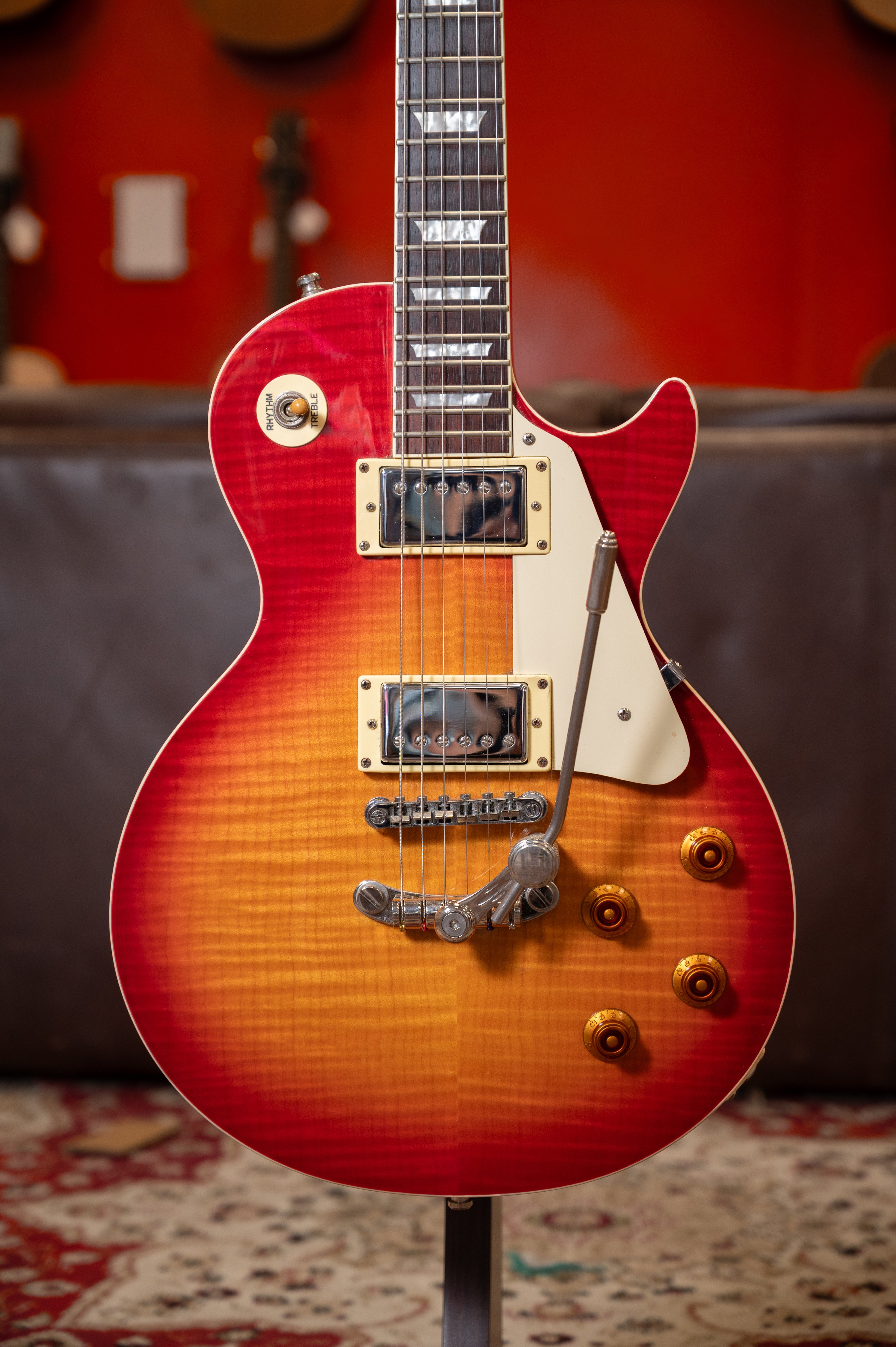 PREOWNED: Tokai Love Rock w/Les trem