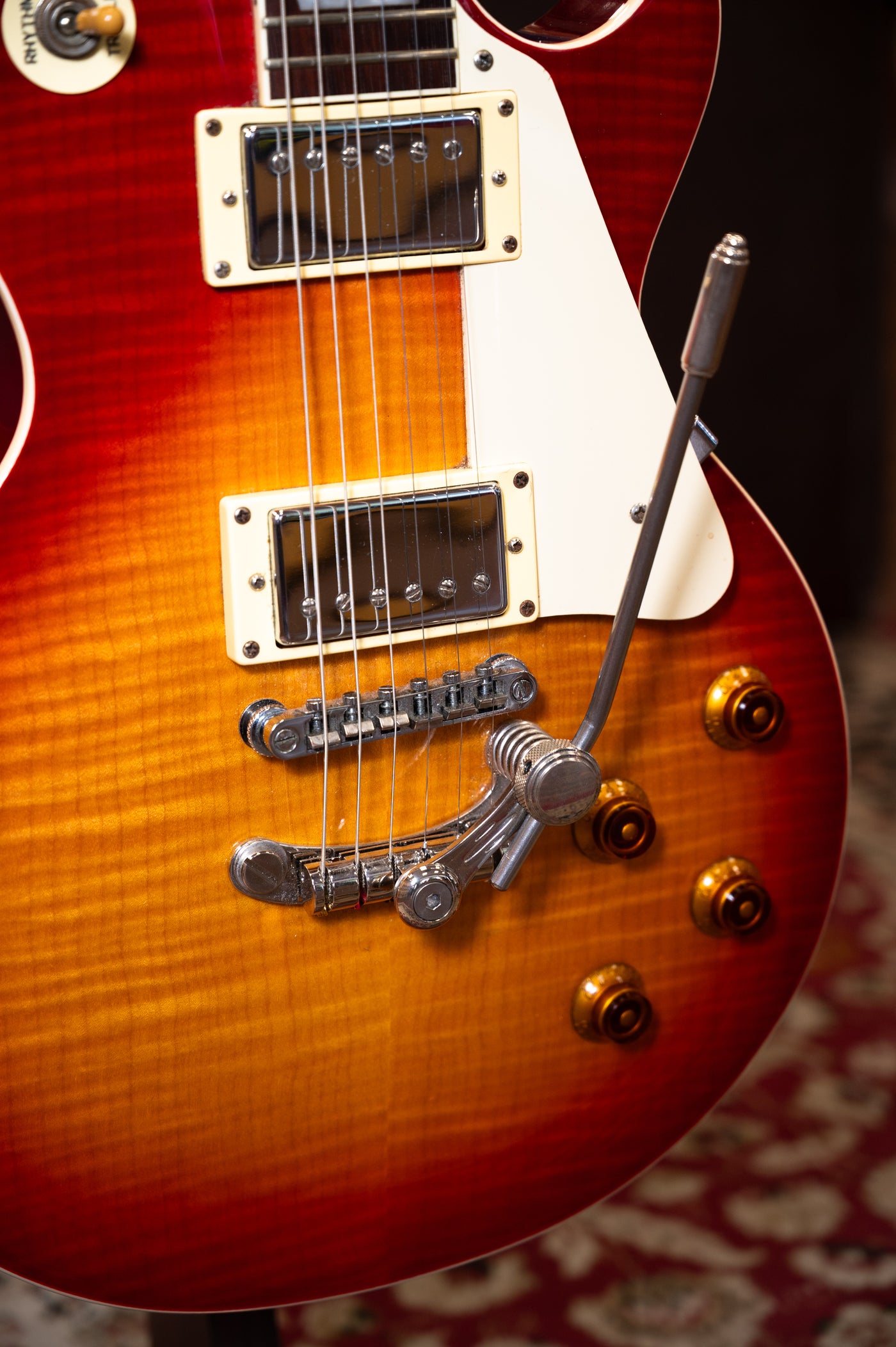 PREOWNED: Tokai Love Rock w/Les trem