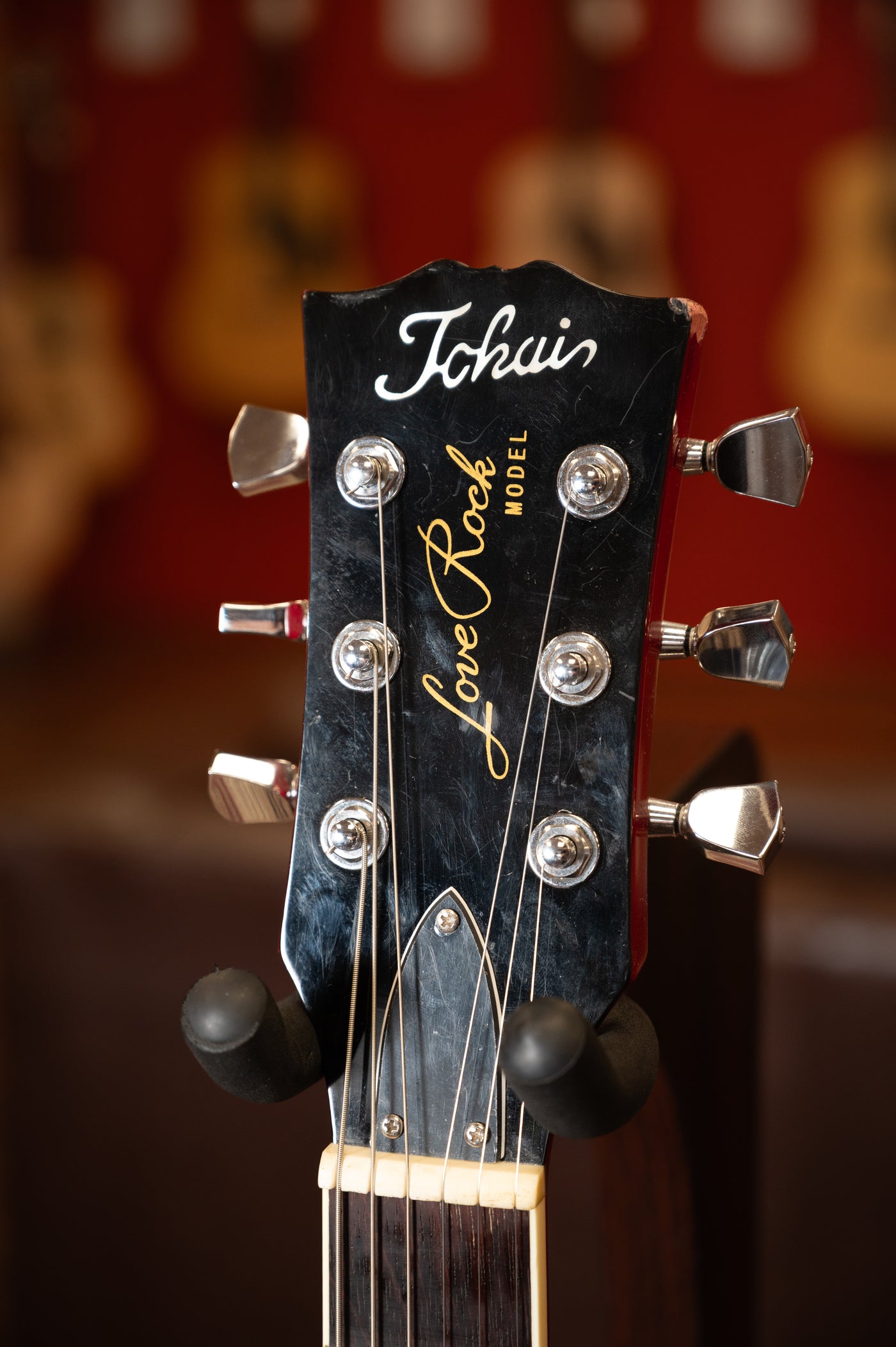 PREOWNED: Tokai Love Rock w/Les trem
