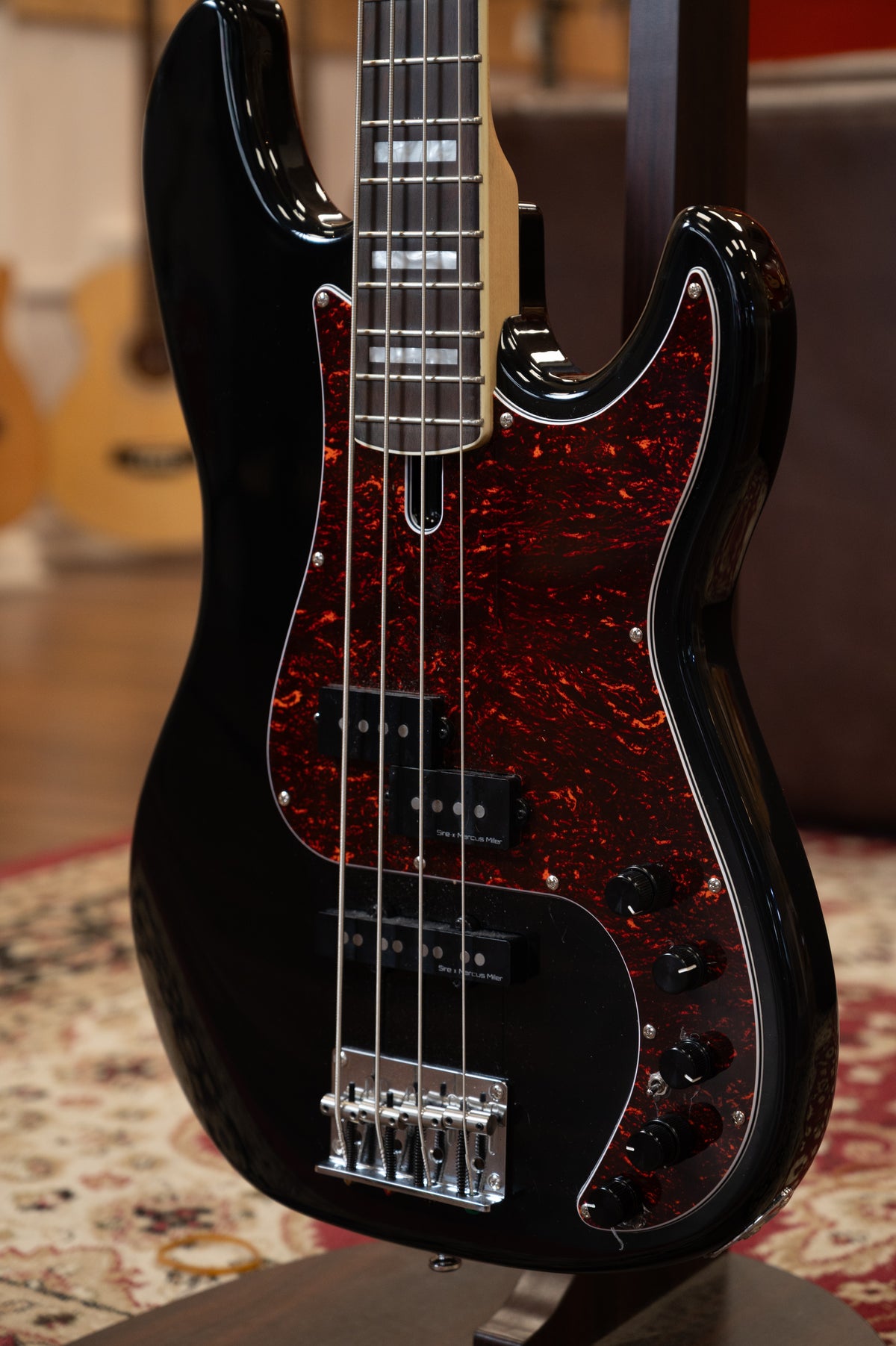 PRE-OWNED - Sire - P7 PJ Bass