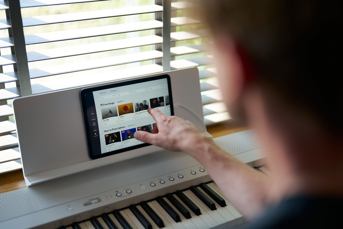 Roland FP-40 White Piano
