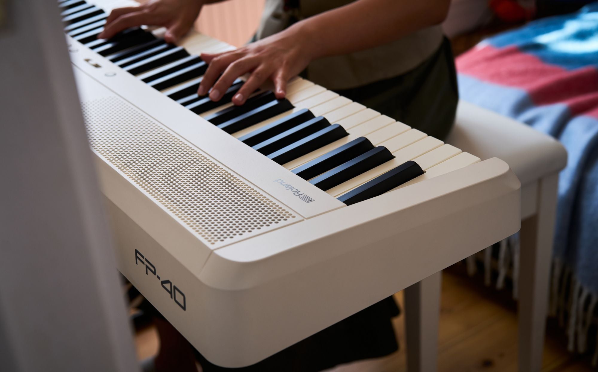 Roland FP-40 White Piano